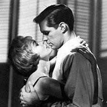 Janeth Leigh e John Gavin in una scena di 'Psycho'