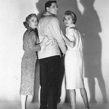 John Gavi, Janet Leigh e Vera Miles in una foto promozionale per 'Psycho'