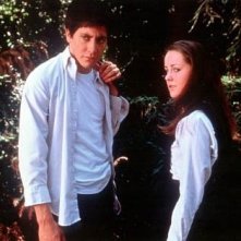 Jake Gyllenhaal con Jena Malone in una scena di Donnie Darko