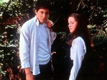 Jake Gyllenhaal con Jena Malone in una scena di Donnie Darko