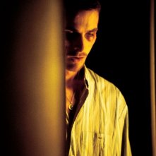 Un'immagine di Christian Bale ne L'uomo senza sonno