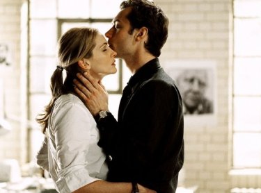 Julia Roberts e Jude Law in Closer