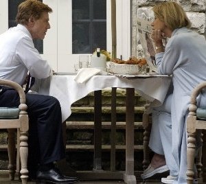 Robert Redford e Helen Mirren in una scena del film In ostaggio