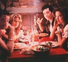 Adrien Brody, Jennifer Esposito, John Leguizamo e Mira Sorvino in una scena di Summer of Sam - Panico a New York