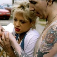 Asia Argento accanto a Marilyn Manson in una scena di Ingannevole è il cuore più di ogni cosa