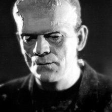Boris Karloff in una sequenza di La moglie di Frankenstein