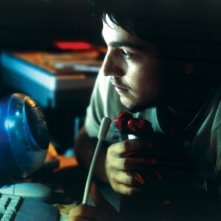 Diego Luna in una scena di Nicotina - la vita senza filtro