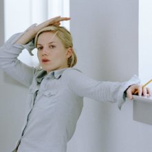 Eva Birthistle in una scena del dramma Un bacio appassionato