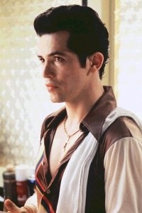 John Leguizamo in una scena di Summer of Sam - Panico a New York