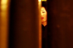 Li Gong in una scena di 2046