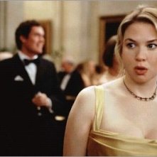 Renèe Zellweger accanto ad Hugh Grant in una scena di Che pasticcio, Bridget Jones!