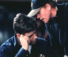 Russell Crowe e il regista Ron Howard sul set del film A Beautiful Mind