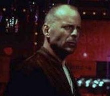 Bruce Willis in una scena di Pulp Fiction