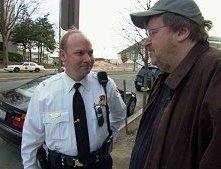 Michael Moore in una sequenza di Fahrenheit 9/11
