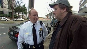 Michael Moore in una sequenza di Fahrenheit 9/11