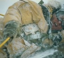 Dennis Quaid in una scena di The Day After Tomorrow - L'alba del giorno dopo