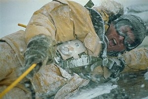 Dennis Quaid in una scena di The Day After Tomorrow - L'alba del giorno dopo