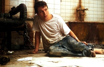 Leigh Whannell in una scena di Saw - L'enigmista