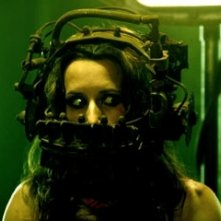 shawnee smith in una scena di Saw