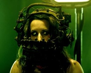 shawnee smith in una scena di Saw