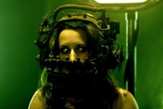 shawnee smith in una scena di Saw