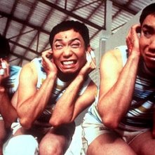 Sutthipong Sitthijamroenkhun Phomsit Sitthijamroenkhun e Anucha Chatkaew in una scena di The Iron Ladies