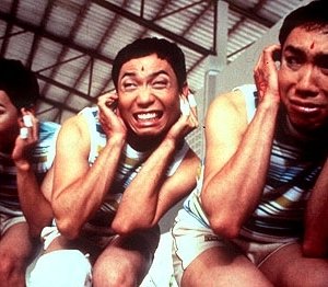 Sutthipong Sitthijamroenkhun Phomsit Sitthijamroenkhun e Anucha Chatkaew in una scena di The Iron Ladies