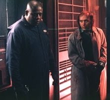 Forest Whitaker e Dwight Yoakam in una scena di Panic Room