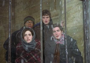 Jake Gyllenhaal, Emmy Rossum, Arjay Smith e Austin Nichols in una scena di The Day After Tomorrow - L'alba del giorno dopo