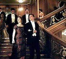 Kate Winslet con Leonardo DiCaprio in una scena di Titanic