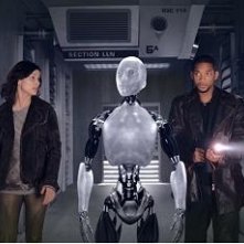 Bridget Moynahan con Will Smith in una scena di Io, Robot