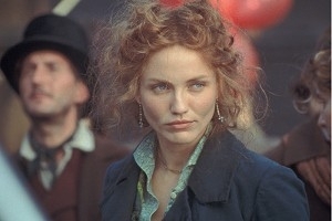 Cameron Diaz in una scena di Gangs of New York