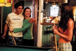 Jason Biggs, Shannon Elizabeth e Alyson Hannigan in una scena di American Pie 2