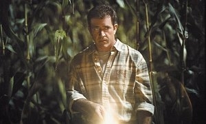 Mel Gibson In Una Scena Di Signs 5786