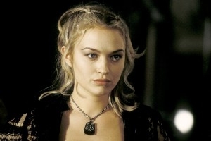 Sophia Myles in una scena di Underworld