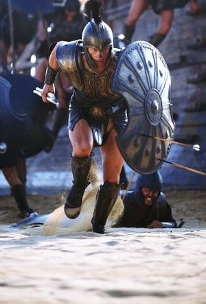 Brad Pitt in una scena di Troy