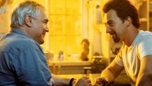 Brian Cox e Edward Norton in una scena di La 25a ora