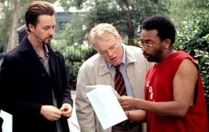 Edward Norton, Philip Seymour Hoffman and director Spike Lee on the set of The 25th Hour