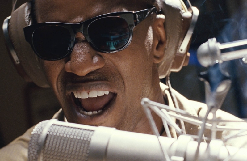 Jamie Foxx in una immagine del film Ray