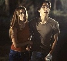 Justin Long e Gina Philips in una scena di Jeepers Creepers - Il canto del diavolo