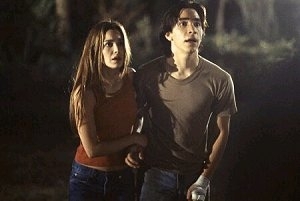 Justin Long e Gina Philips in una scena di Jeepers Creepers - Il canto del diavolo
