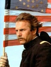 Kevin Costner in una scena di Balla coi lupi