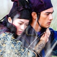 Takeshi Kaneshiro e Zhang Ziyi in una scena del film La foresta dei pugnali volanti