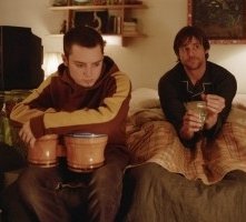 Elijah Wood e Jim Carrey in una scena di Se mi lasci ti cancello