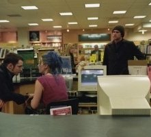 Jim Carrey, Kate Winslet e Elijah Wood in una scena di Se mi lasci ti cancello