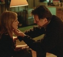 Kirsten Dunst e Tom Wilkinson in una scena di Se mi lasci ti cancello