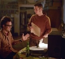 Mark Ruffalo e Elijah Wood in una scena di Se mi lasci ti cancello