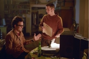 Mark Ruffalo e Elijah Wood in una scena di Se mi lasci ti cancello