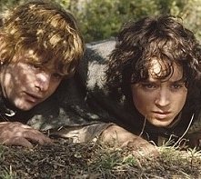 Elijah Wood e Sean Astin in una scena di Il signore degli anelli - Le due torri