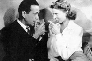 Humphrey Bogart e Ingrid Bergman in una scena di Casablanca